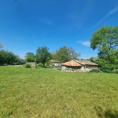 A Servanac Privative Dans Un Jardin Bucolique Lavaurette